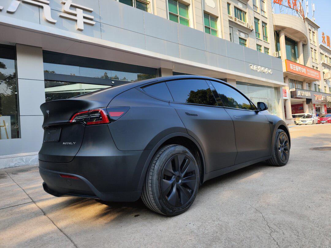 特斯拉 model y 亚光黑改色膜,质感爆棚