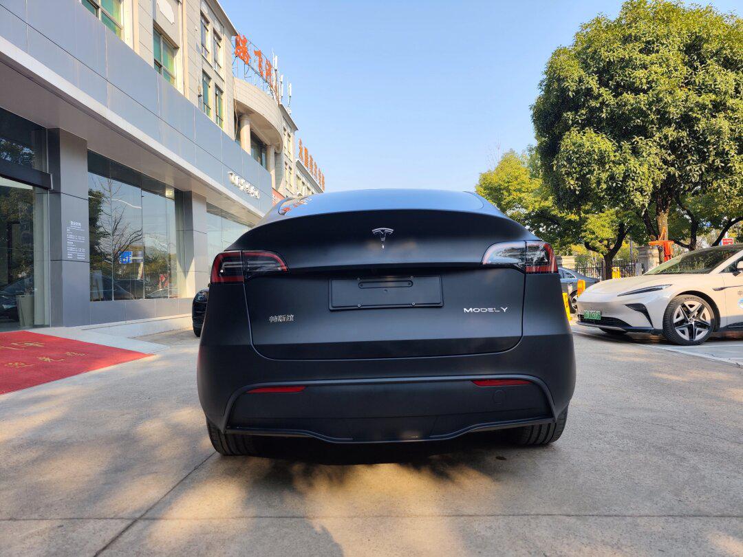 特斯拉 model y 亚光黑改色膜,质感爆棚