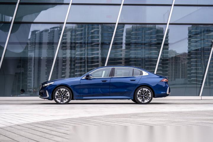 慧眼识5 - 全新bmw 5系带来开创性的尺寸与比例,一显出众魄力_宝马5系