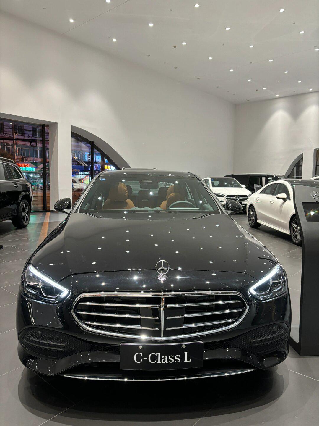 姐妹们奔驰c到底买立标还是大标啊05