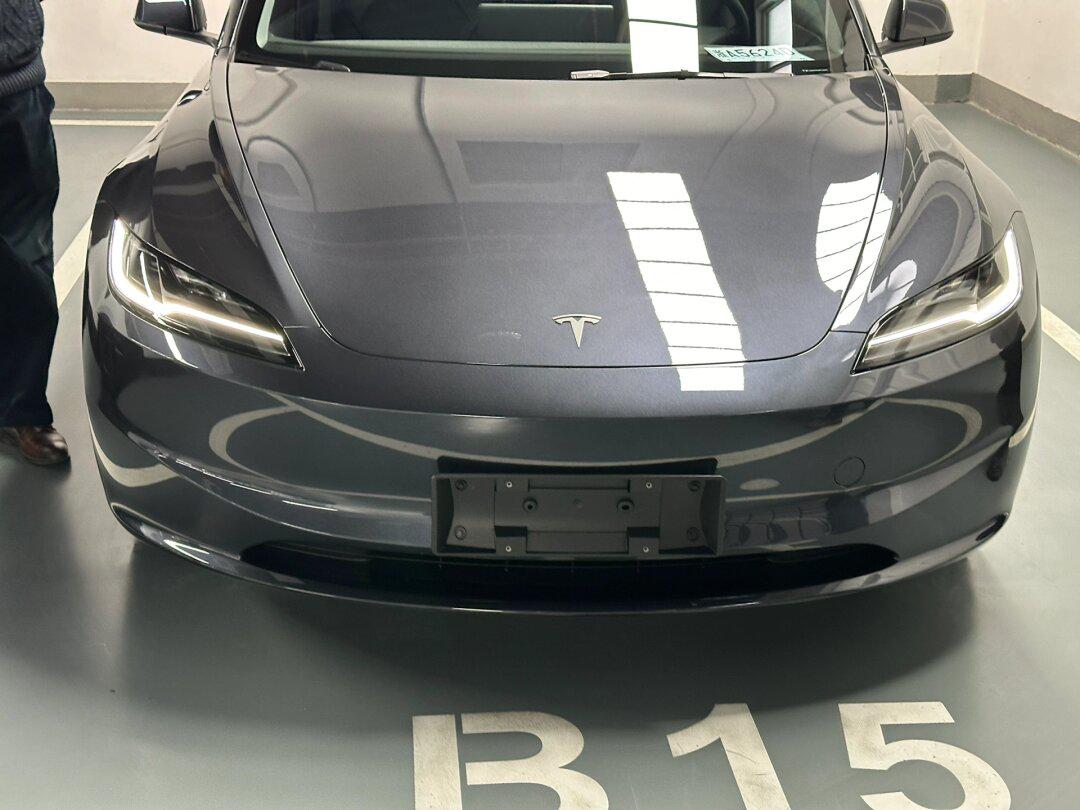 当前位置:>易车>社区>model3社区>家中坐骑新添一员猛将,新3真的好看>