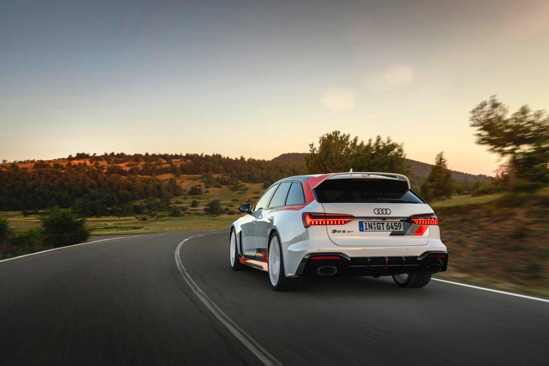 旅行车天花板 奥迪rs6 avant又整活儿了