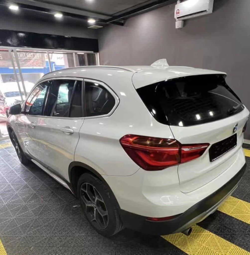 car model : bmw x1 package: tint series
