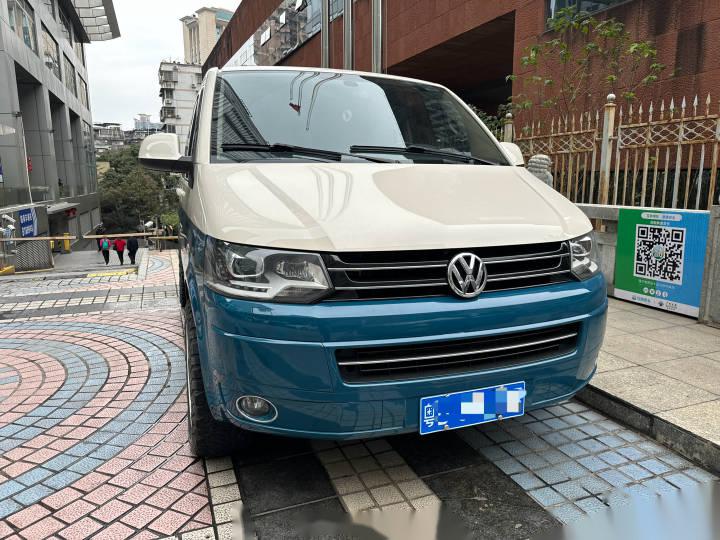 大众迈特威multivan t5真是越看越经典,双拼色也太好看了.