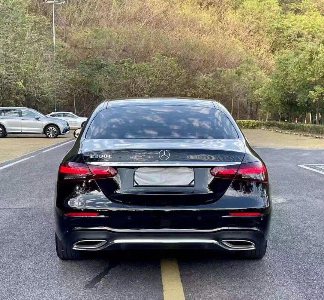 【品牌车型】2022款 奔驰e 300 l 运动豪华型 【上牌日期】2023年
