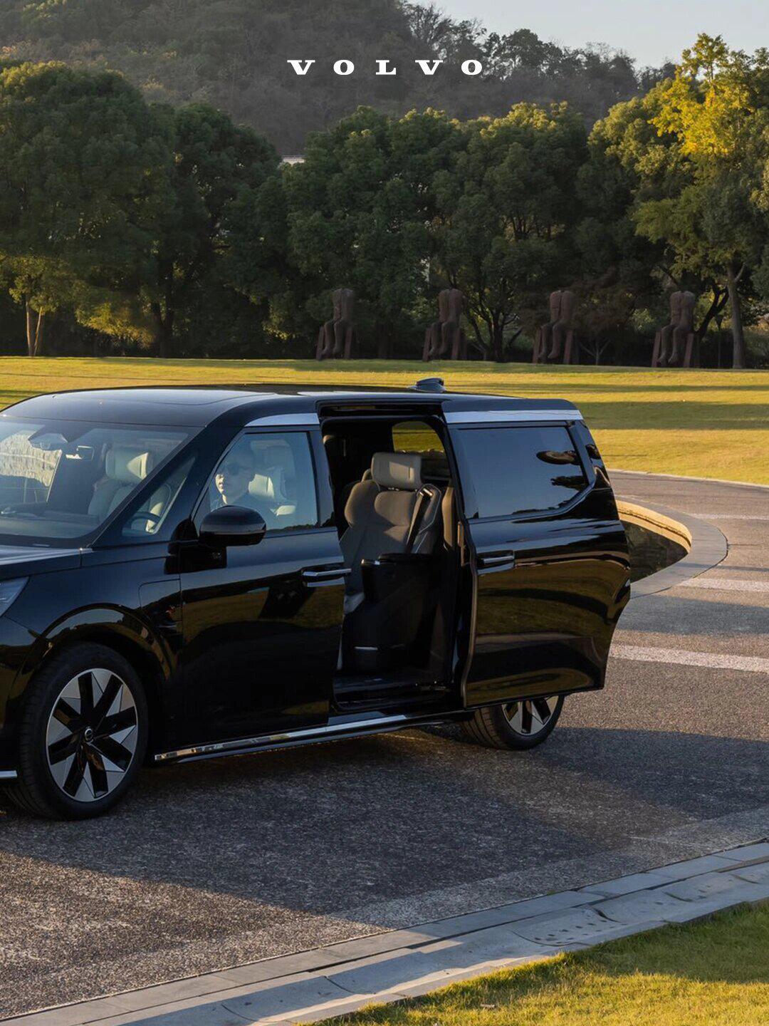 北欧豪华纯电mpv沃尔沃em90|安全出行新选择