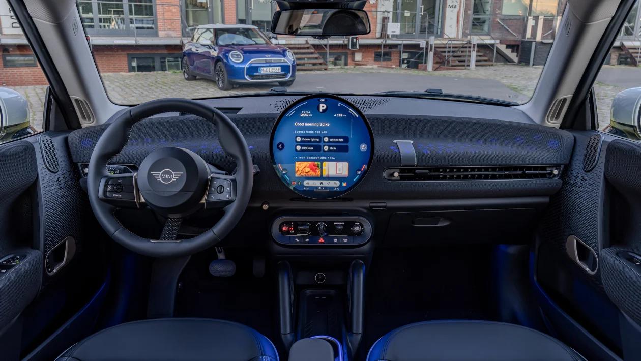 我很想知道,低配的纯电mini cooper,会不会有大屏幕?