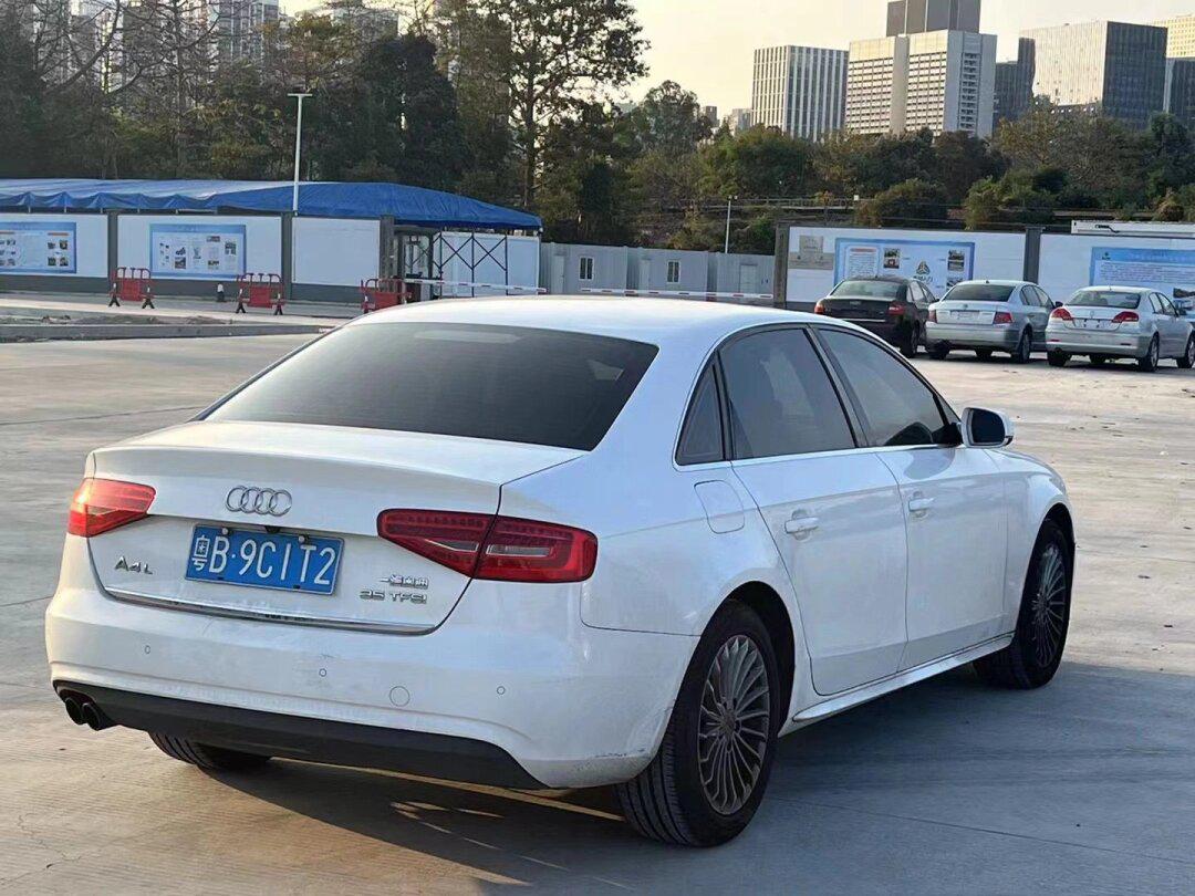 8.39515年1月16款舒适版奥迪a4l,2.0t自动天窗,座椅加热,一手车1