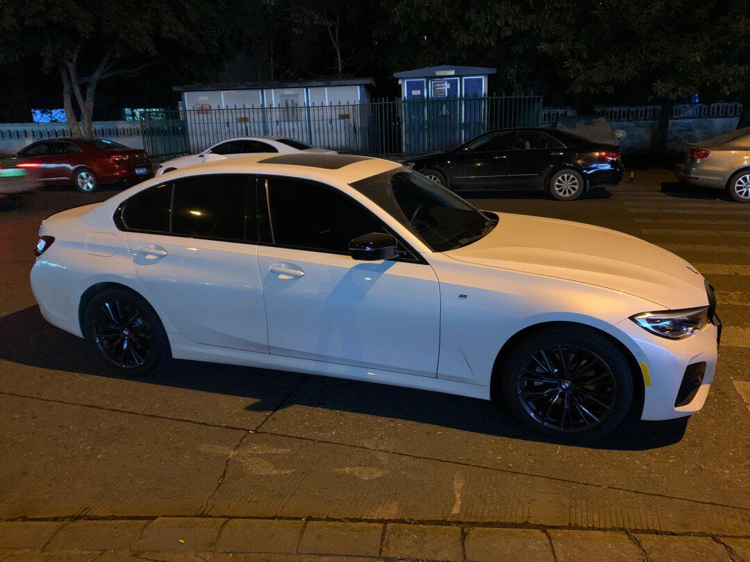 卖个人宝马3系325i运动耀夜版
