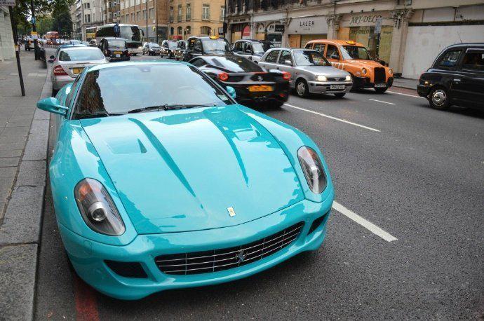 当前位置:>易车>社区>有钱人的社区>法拉利599gtbfiorano,颜色很个性!