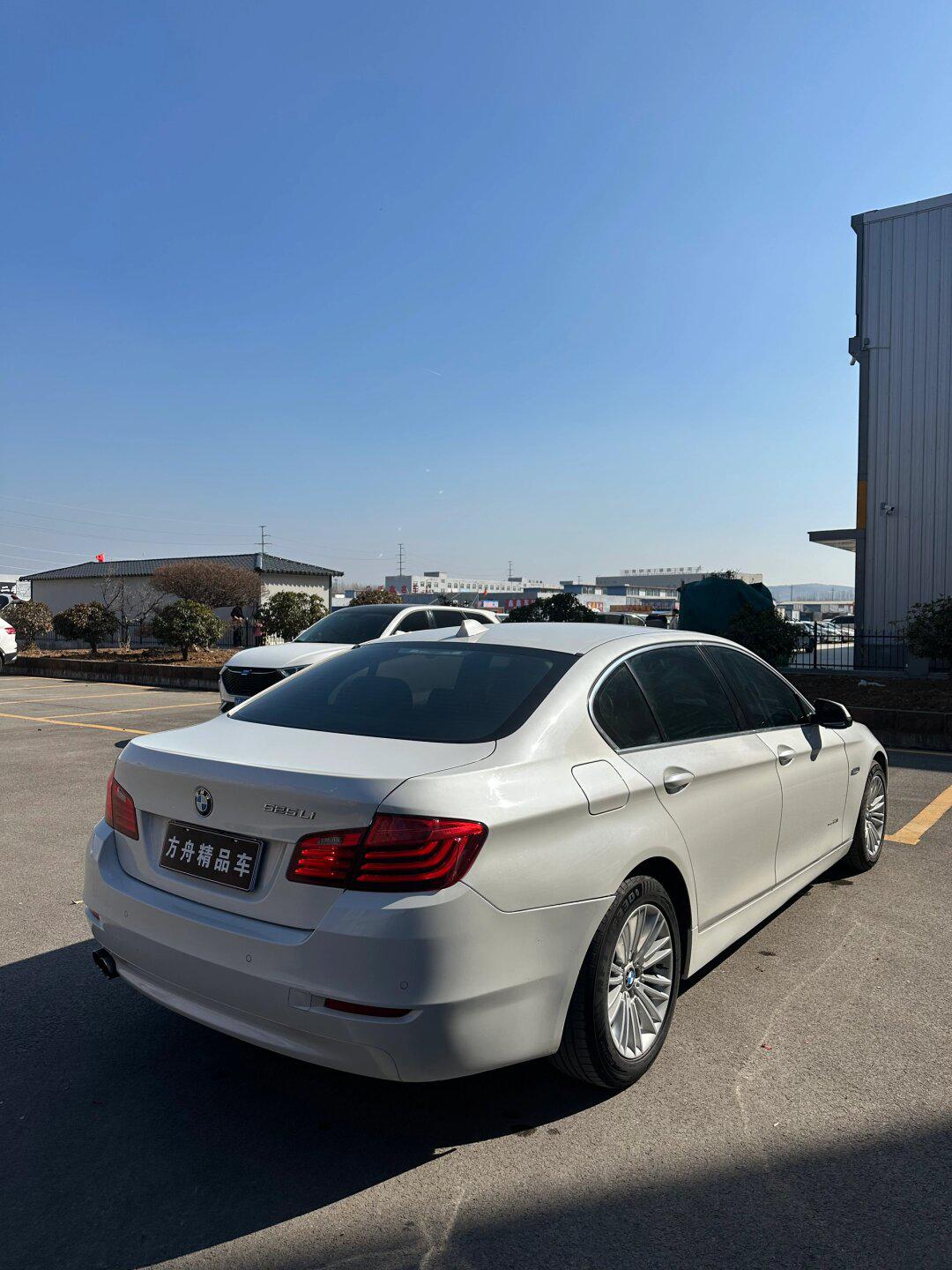 新到2014年12月宝马525li领先 自动天窗2.