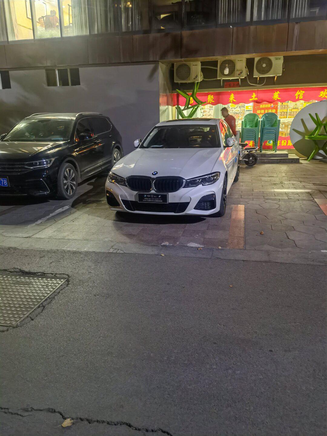 21年21款 宝马325i 运动 非个人一手,4s店购入二_宝马3系社区_页档