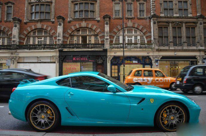 当前位置:>易车>社区>有钱人的社区>法拉利599gtbfiorano,颜色很个性!