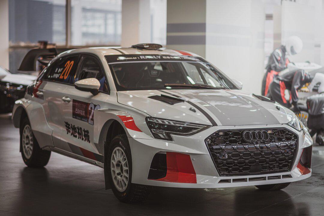 飞驰人生2|我在北京拍到了电影里的车_奥迪s1社区_易车社区