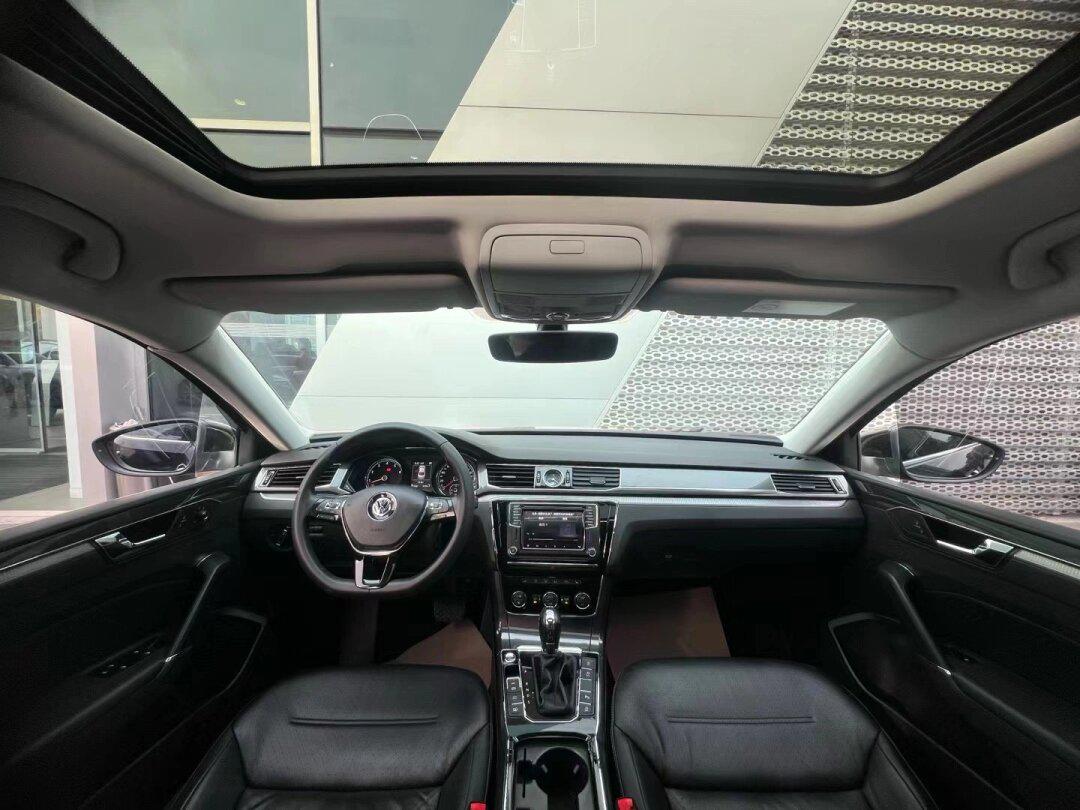 帕萨特2017款330tsi御尊版