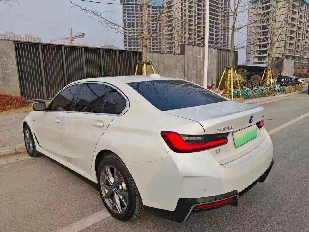 23年宝马i3,35l(新车裸车35.39万款)纯电动!续航526km,空