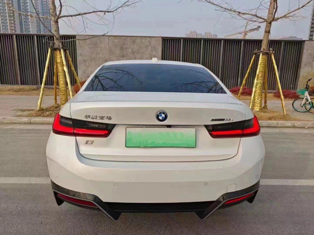 23年宝马i3,35l(新车裸车35.39万款)纯电动!续航526km,空