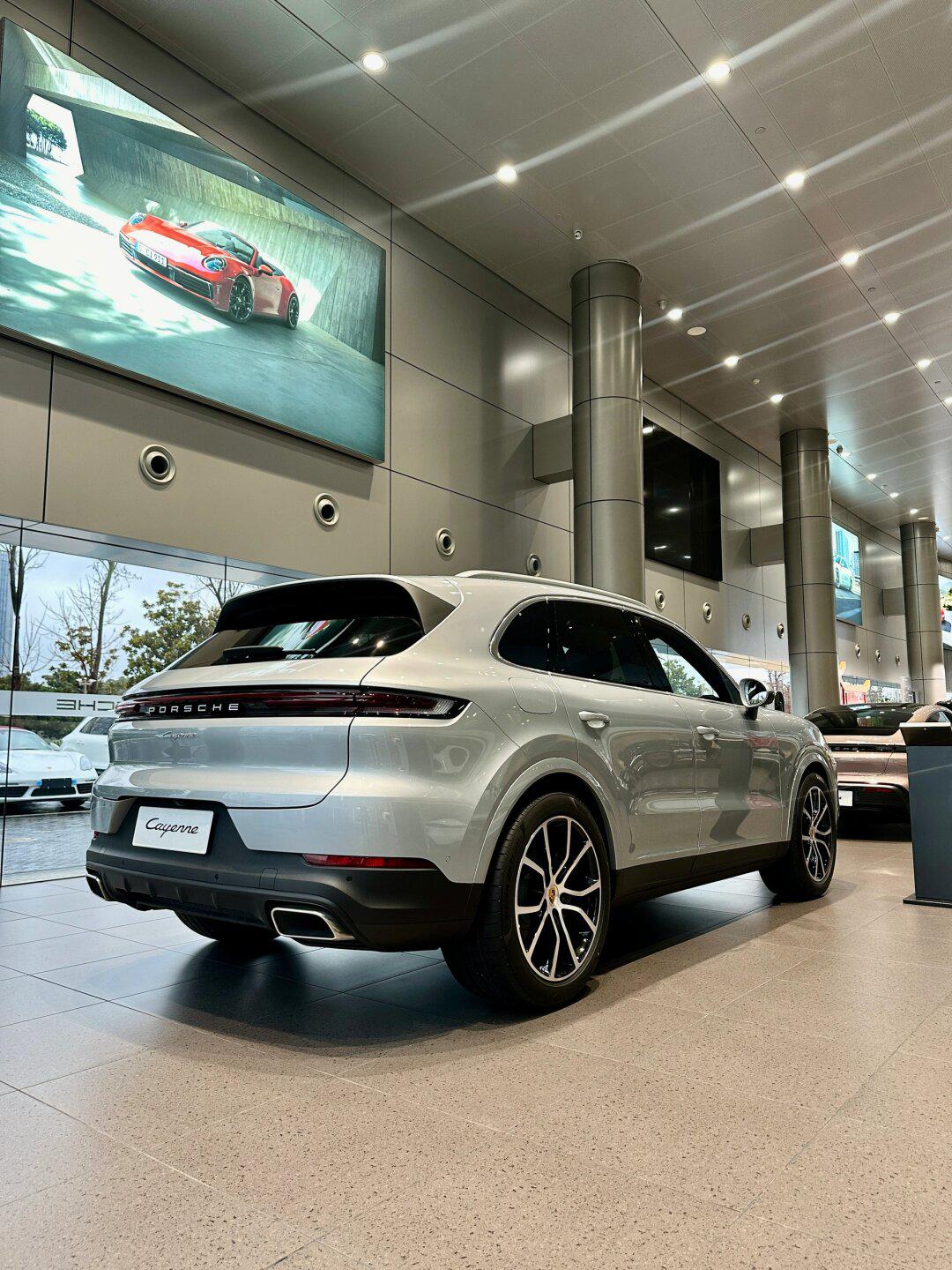 一眼万年98|保时捷cayenne白云石