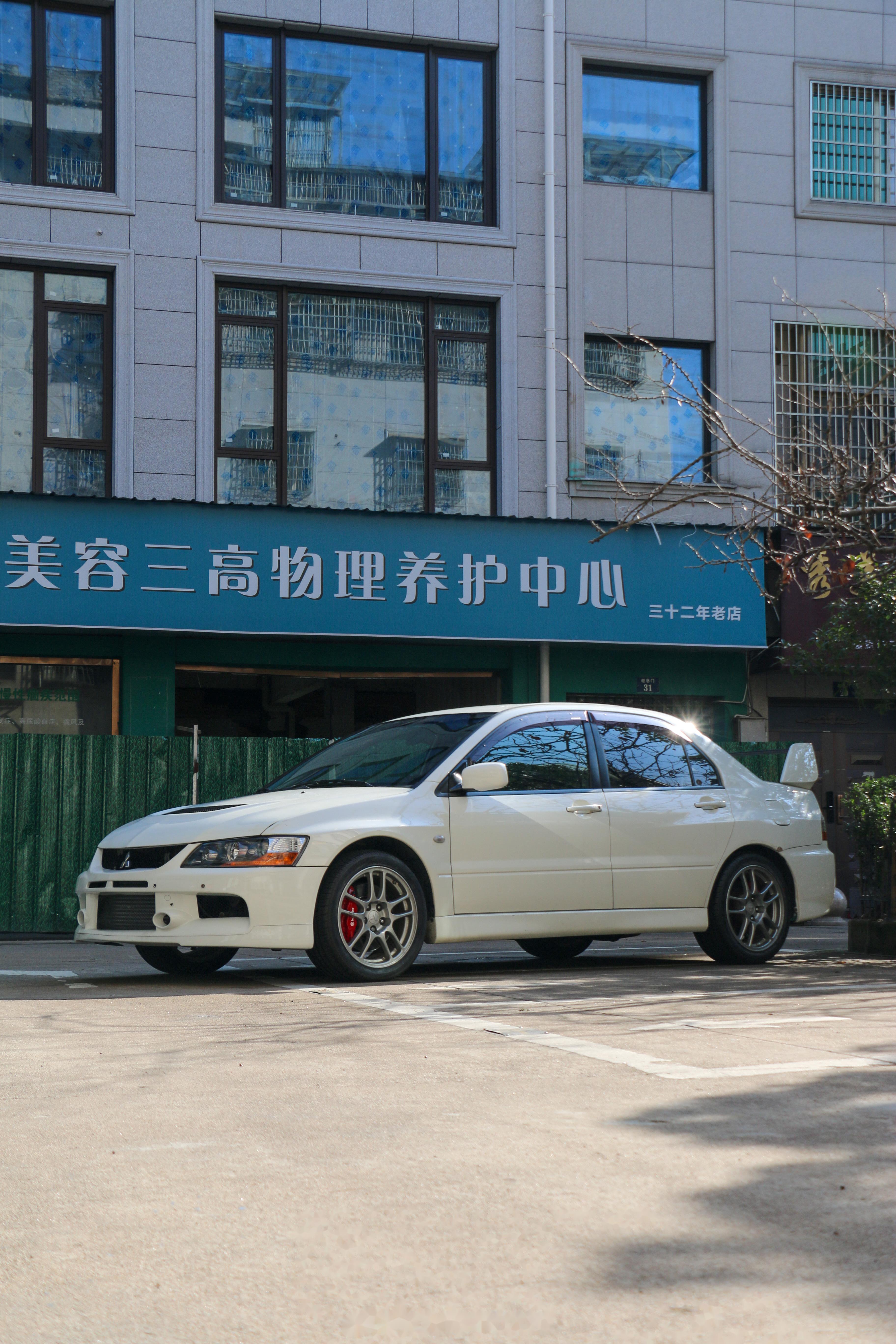 三菱evo9能在街道上见到的几率比法拉利都还要少了吧