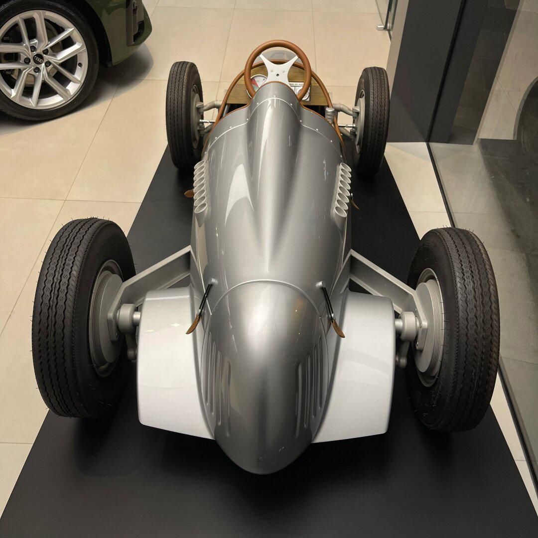 赛道传奇—奥迪银箭