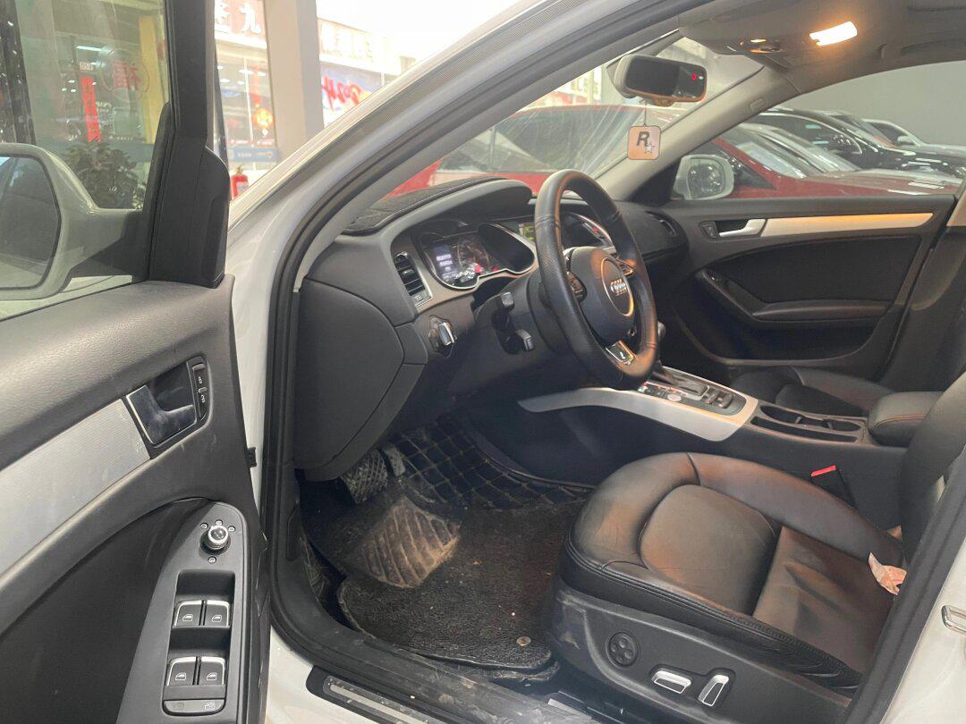 最新拿下 奥迪a4l 2016款 35 tfsi 典藏版 自动标准型 16年6月