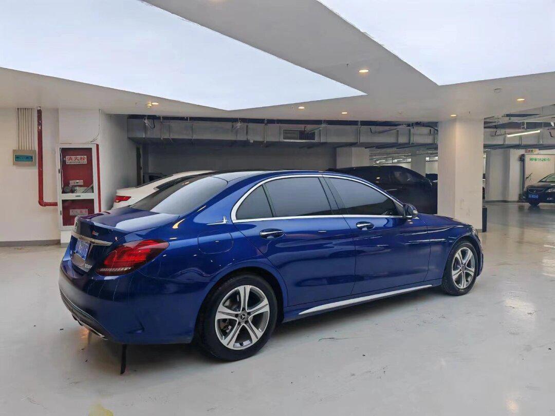 【奔驰c260l】 最新到货,19年奔驰c260l运动版,美女一手车,新款满天星