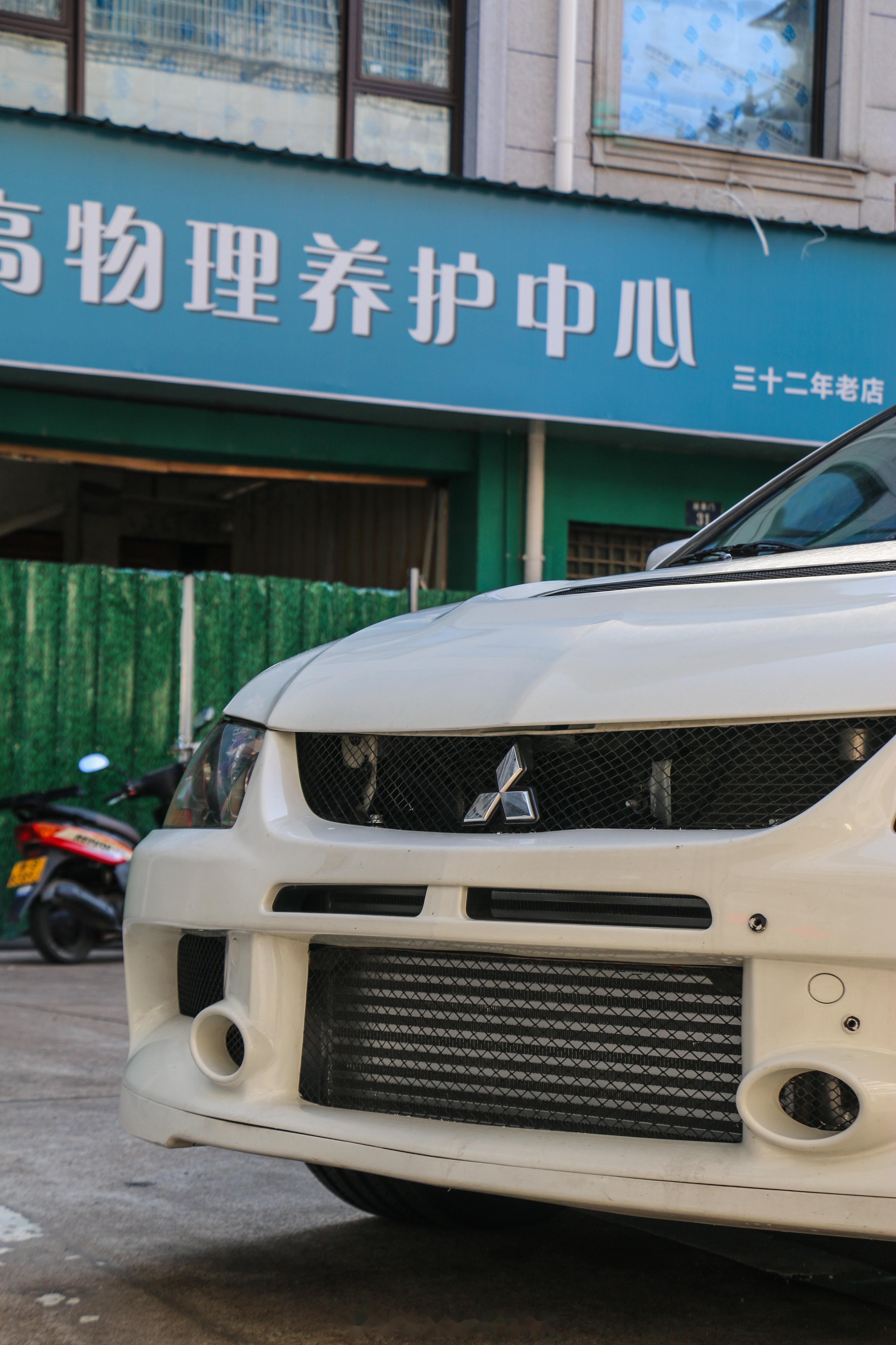 三菱evo9能在街道上见到的几率比法拉利都还要少了吧