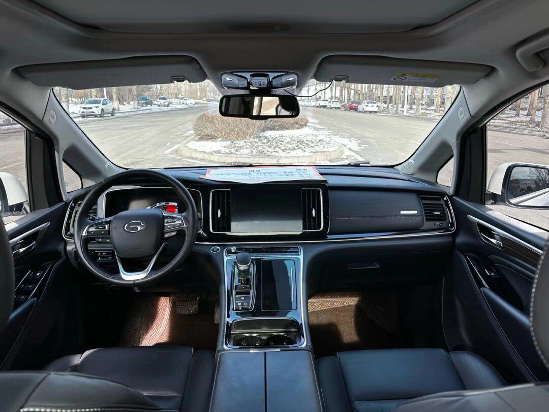 批发175800 22年广汽传祺m8,领秀至尊版,分段式全景天窗,整车氛围灯