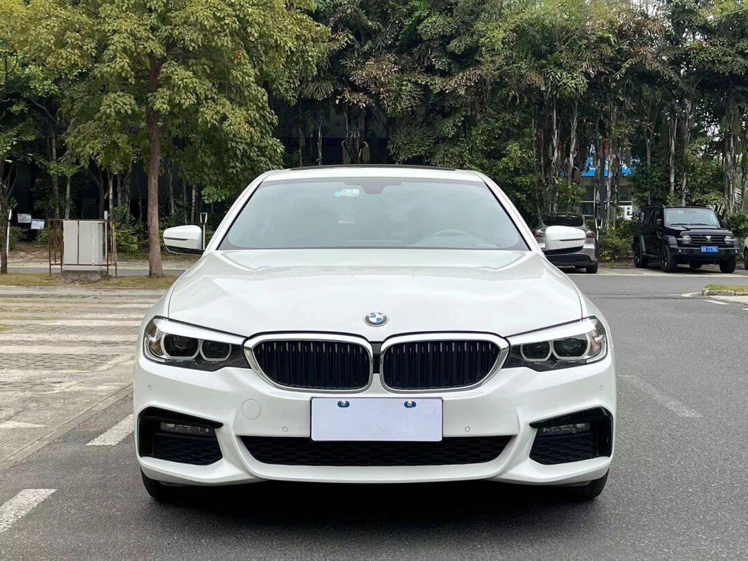 宝马525li m运动套装 【上牌时间】2019年 3月 【里程显示】约8万公里