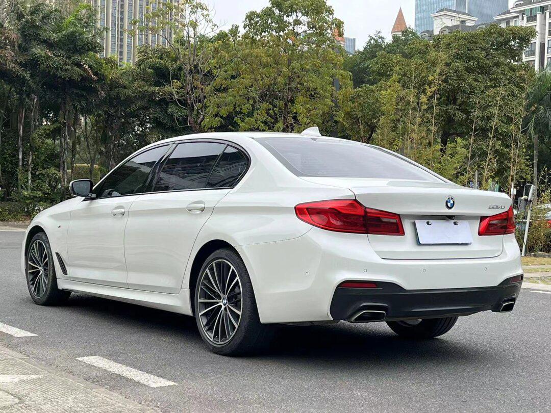 宝马525li m运动套装 【上牌时间】2019年 3月 【里程显示】约8万公里