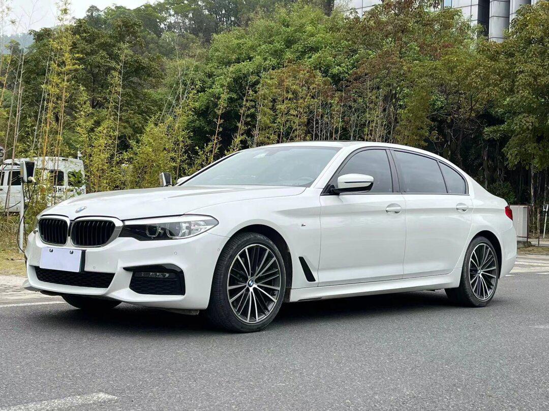 宝马525li m运动套装 【上牌时间】2019年 3月 【里程显示】约8万公里