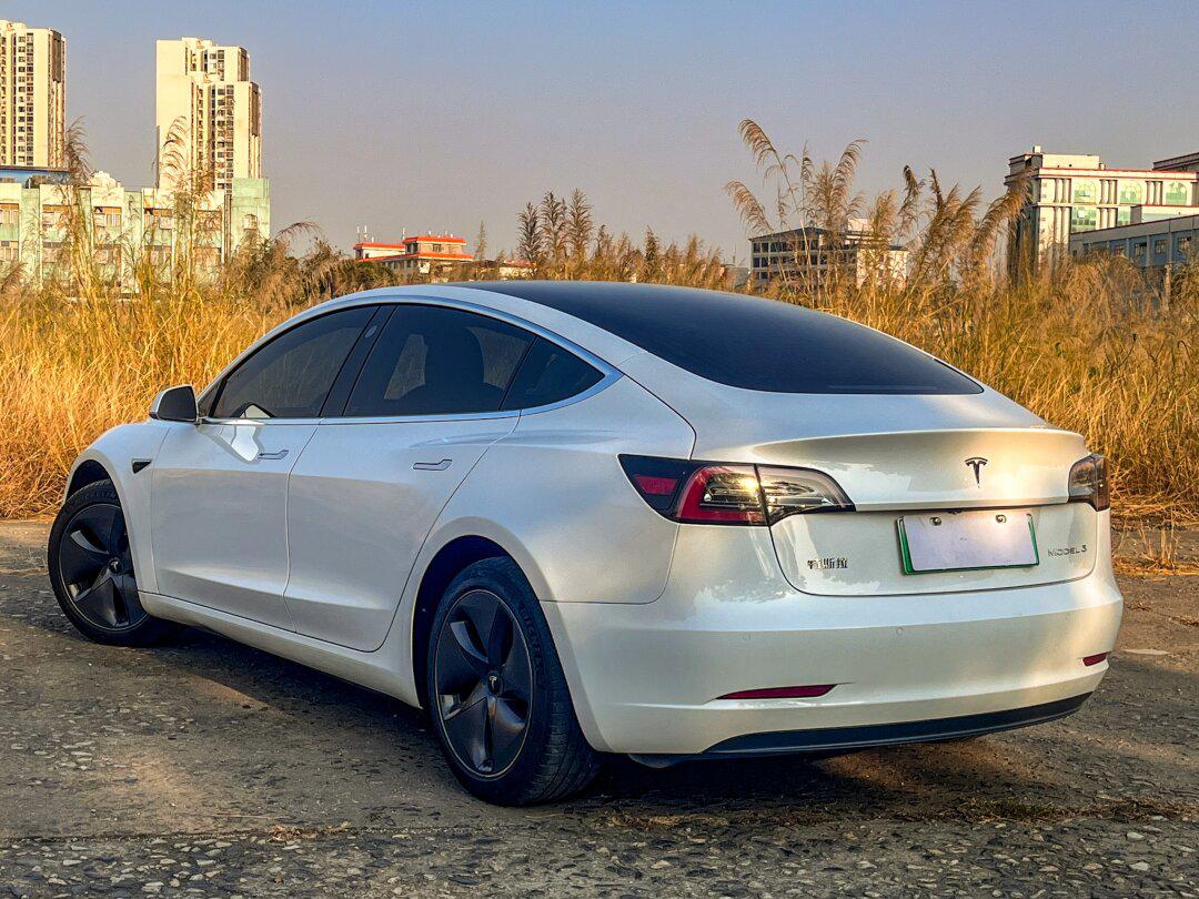 2021年特斯拉model 3 (20款改款长续航版),续航668公里,6万公里_model