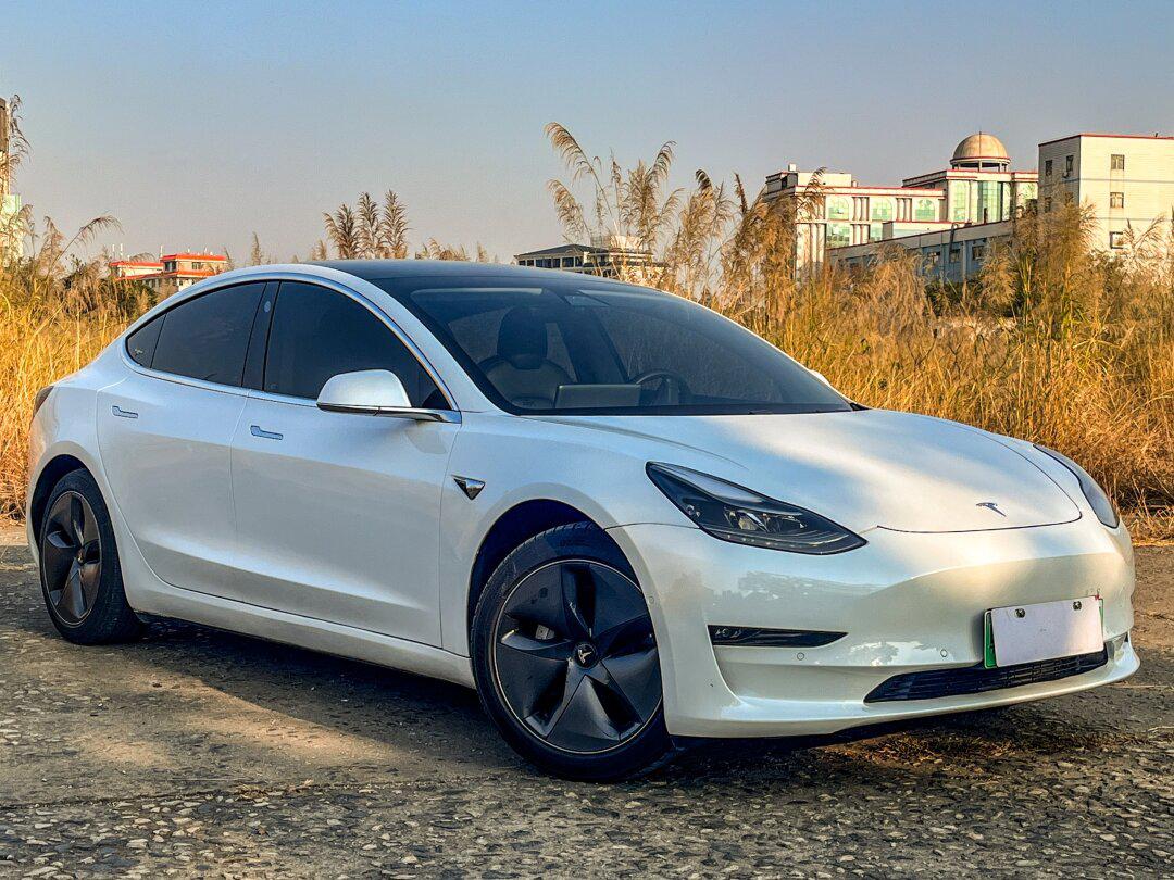 2021年特斯拉model 3 (20款改款长续航版),续航668公里,6万公里_model