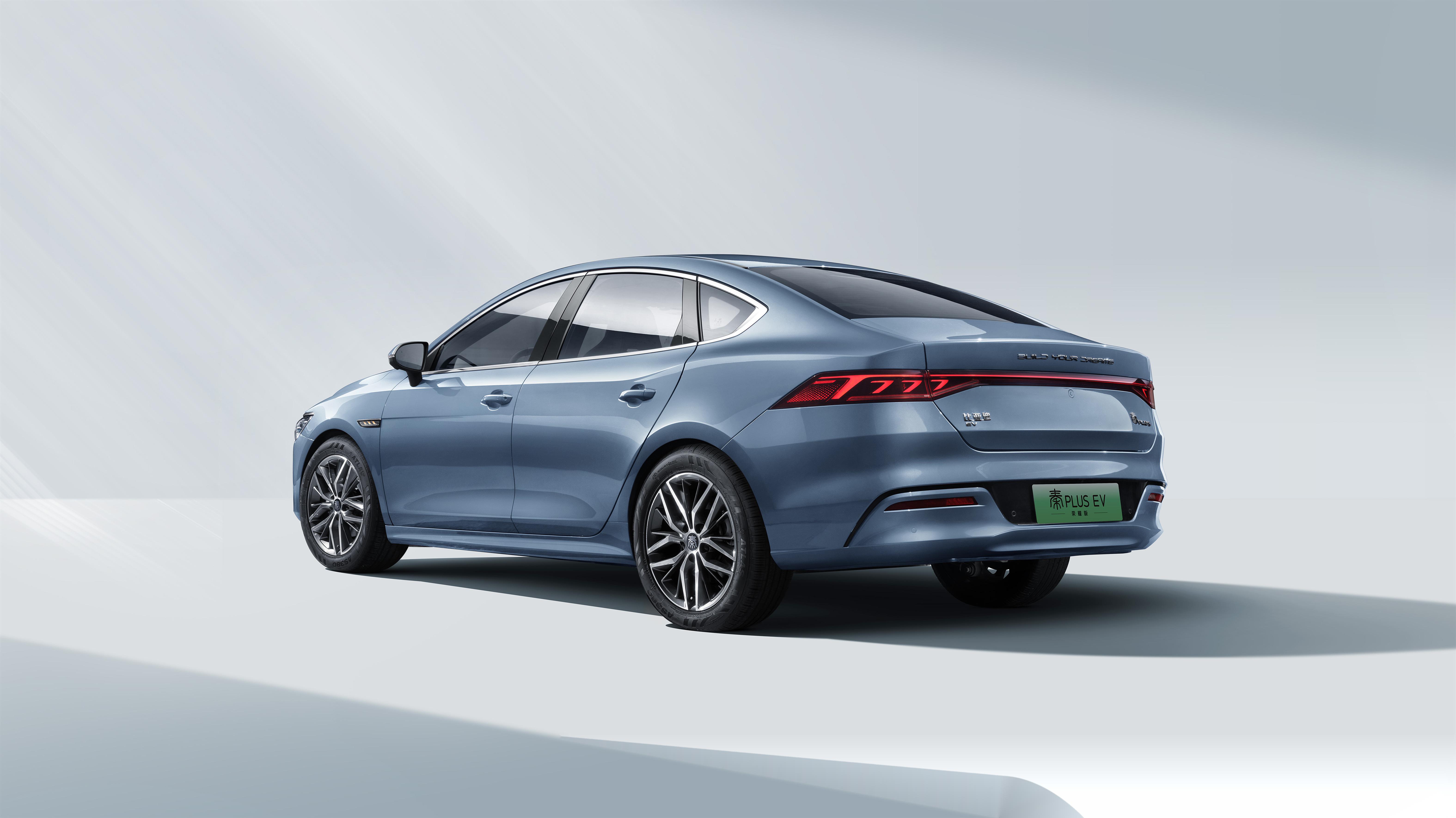 秦plus荣耀版发布:7.98万元起,新能源汽车价格颠覆传统!