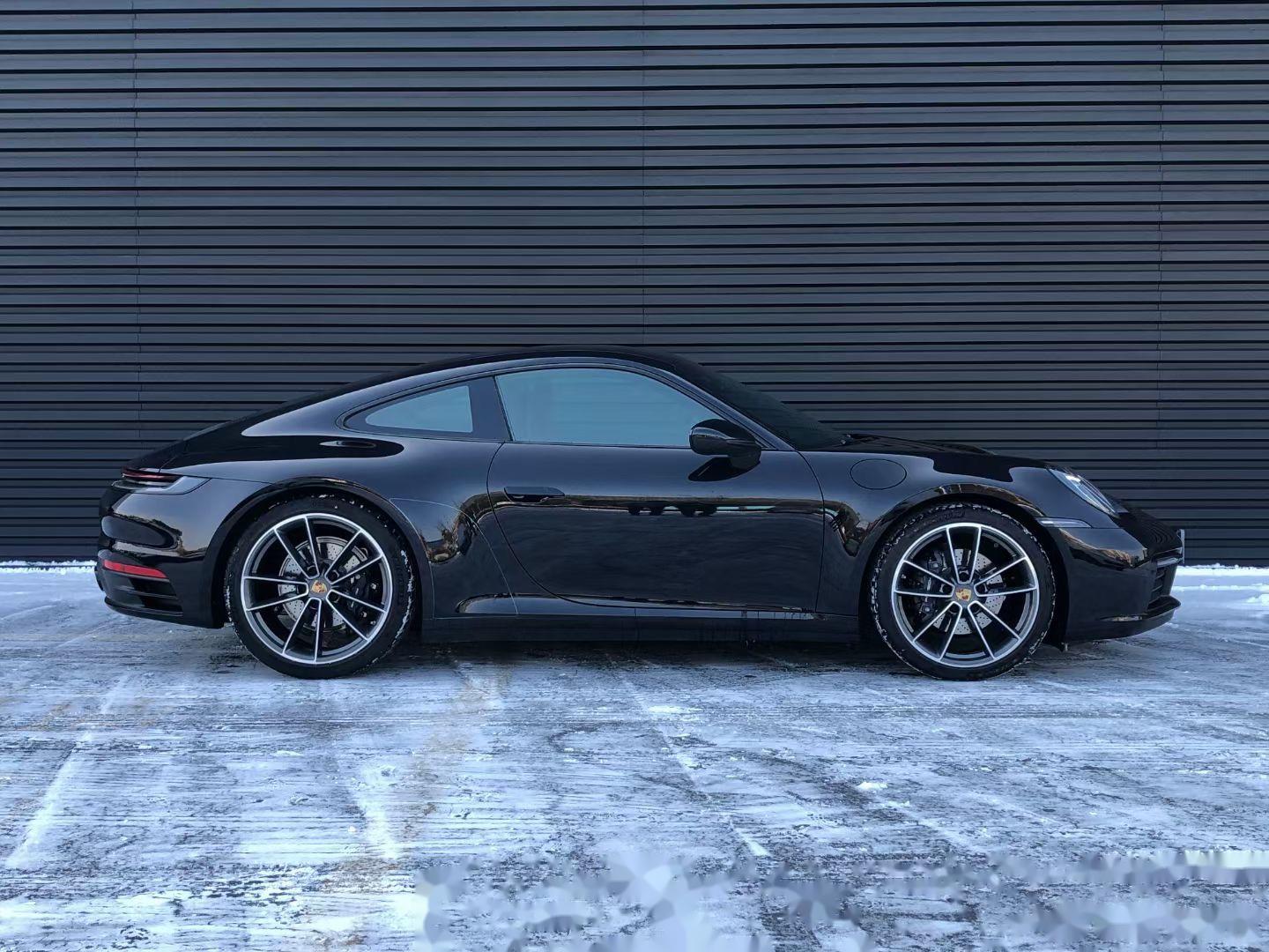 911 carrera 极品黑红 2023年8月注册,4900公里 全车车衣 原_保时捷
