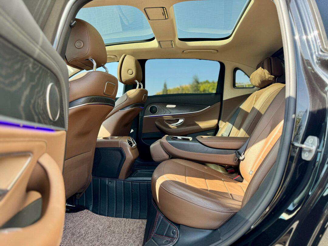 这儿有一辆17年奔驰e320l