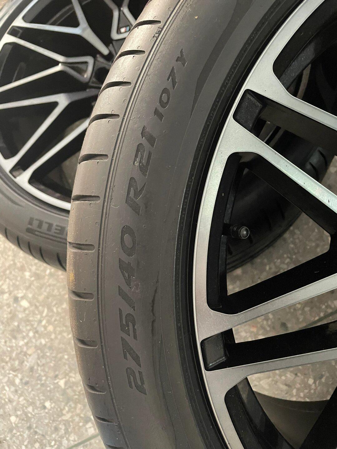 宝马x6m 21寸雷霆版轮毂带胎一套