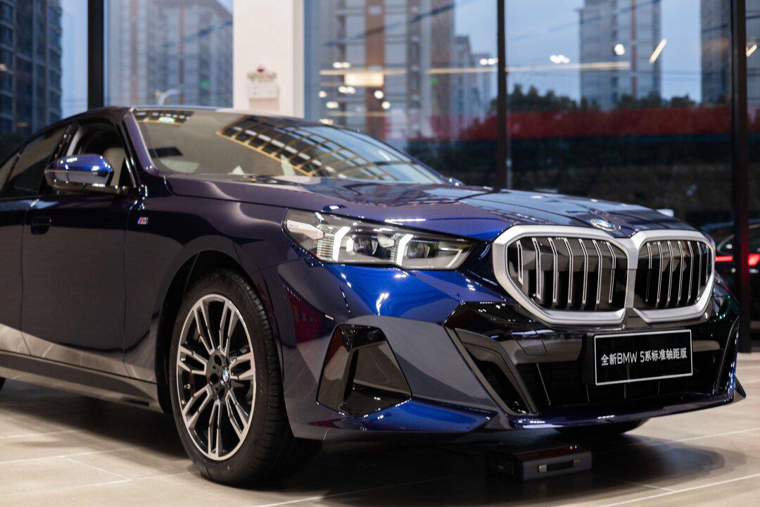 >易车>社区>宝马5系社区>原装进口德国宝马5系现车一台>1080_720
