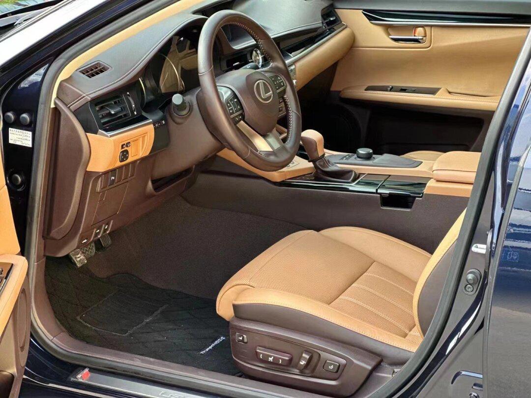 18年雷克萨斯es200,2.0l精英版!
