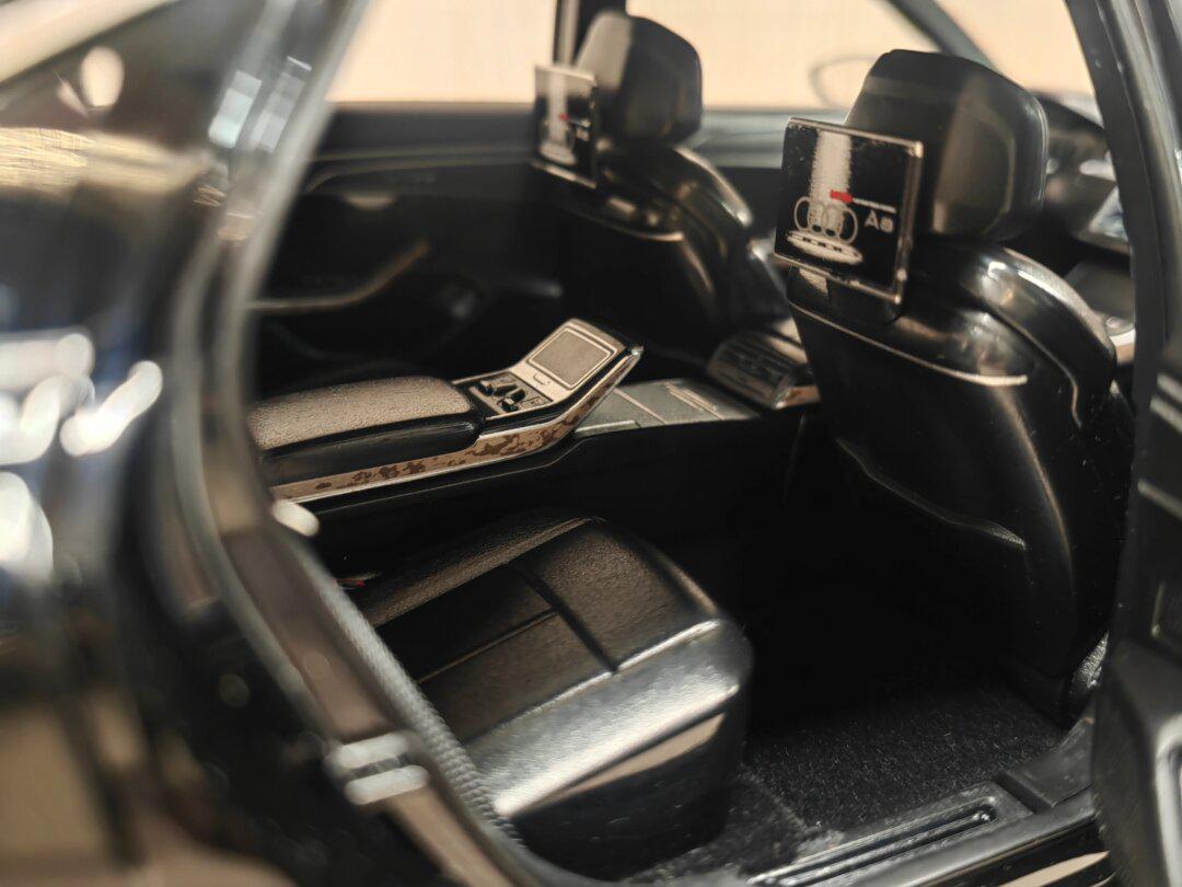 模型里的百万级d级轿车后排_辉腾社区_易车社区