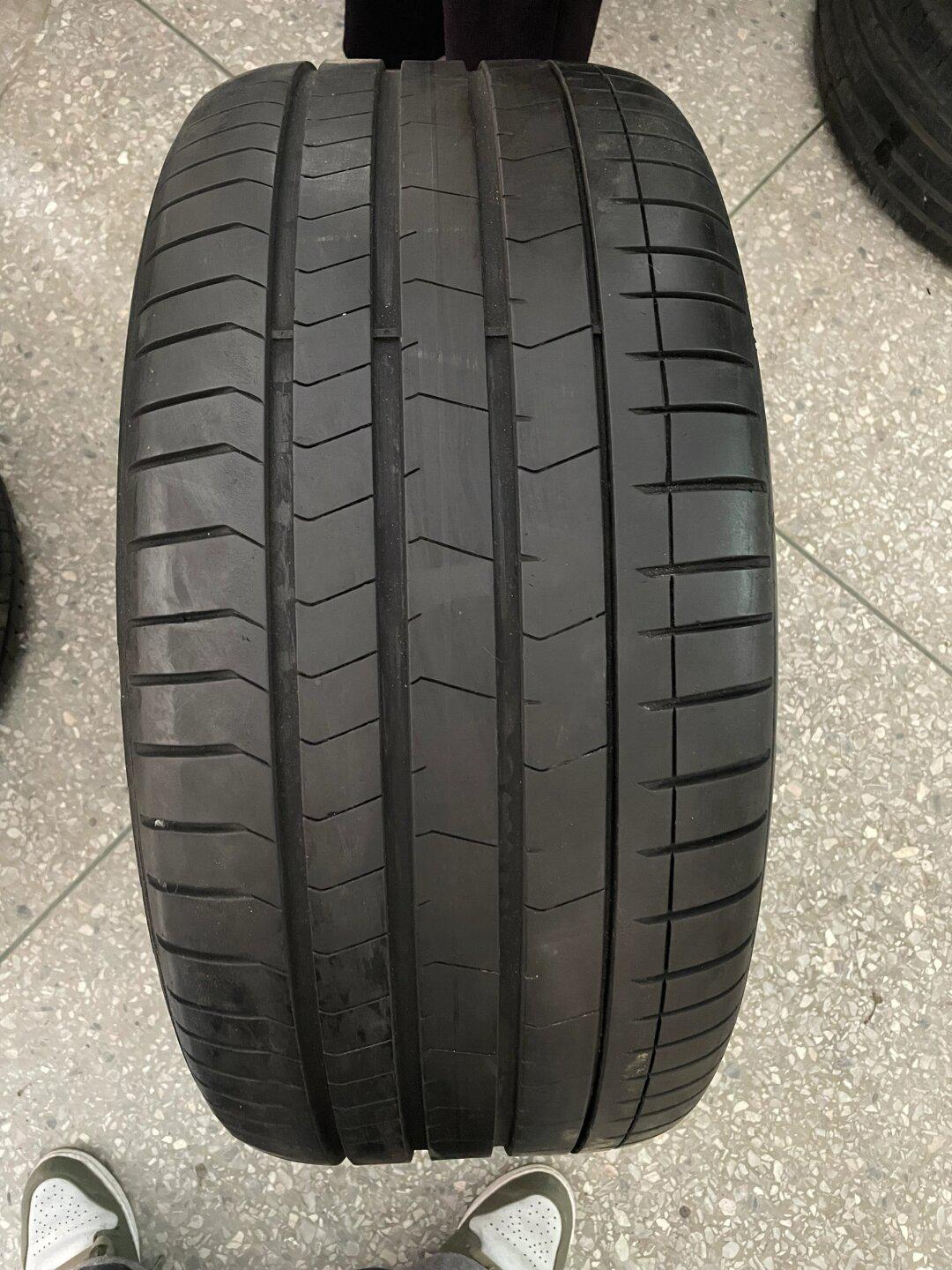 宝马x6m 21寸雷霆版轮毂带胎一套