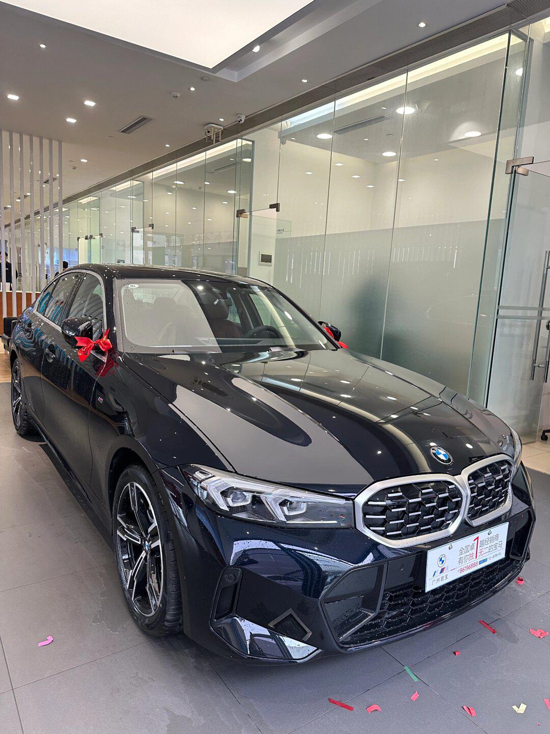 25.79w90宝马325i耀夜裸车优惠8万2