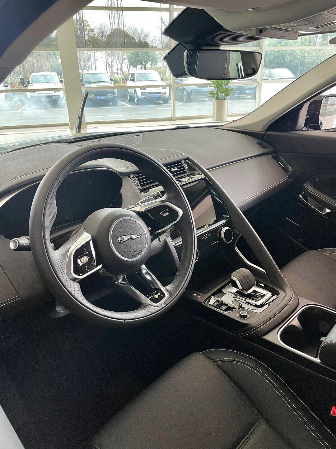 为什么选择捷豹 e pace 73作为捷豹旗下的一款豪华 suv,e pace 拥