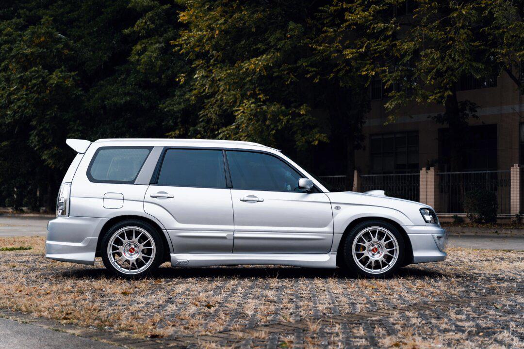 下面来介绍这个斯巴鲁二代森林人sg5