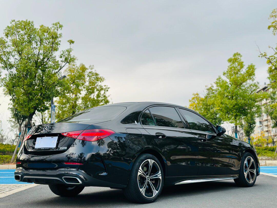 奔驰c级 2022款 c 260 l 皓夜运动版 首次上牌:2022-08 表显_奔驰c级