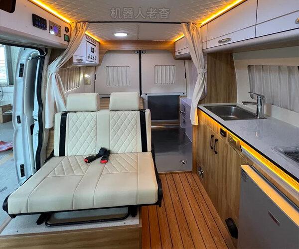 洁白如玉双床铺露营车,大通v80改装宿营车