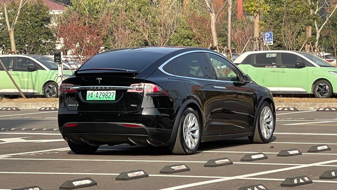 18年model x 75d,6座,无ap,有免费充电,送沪牌,该车有换件,新车_model