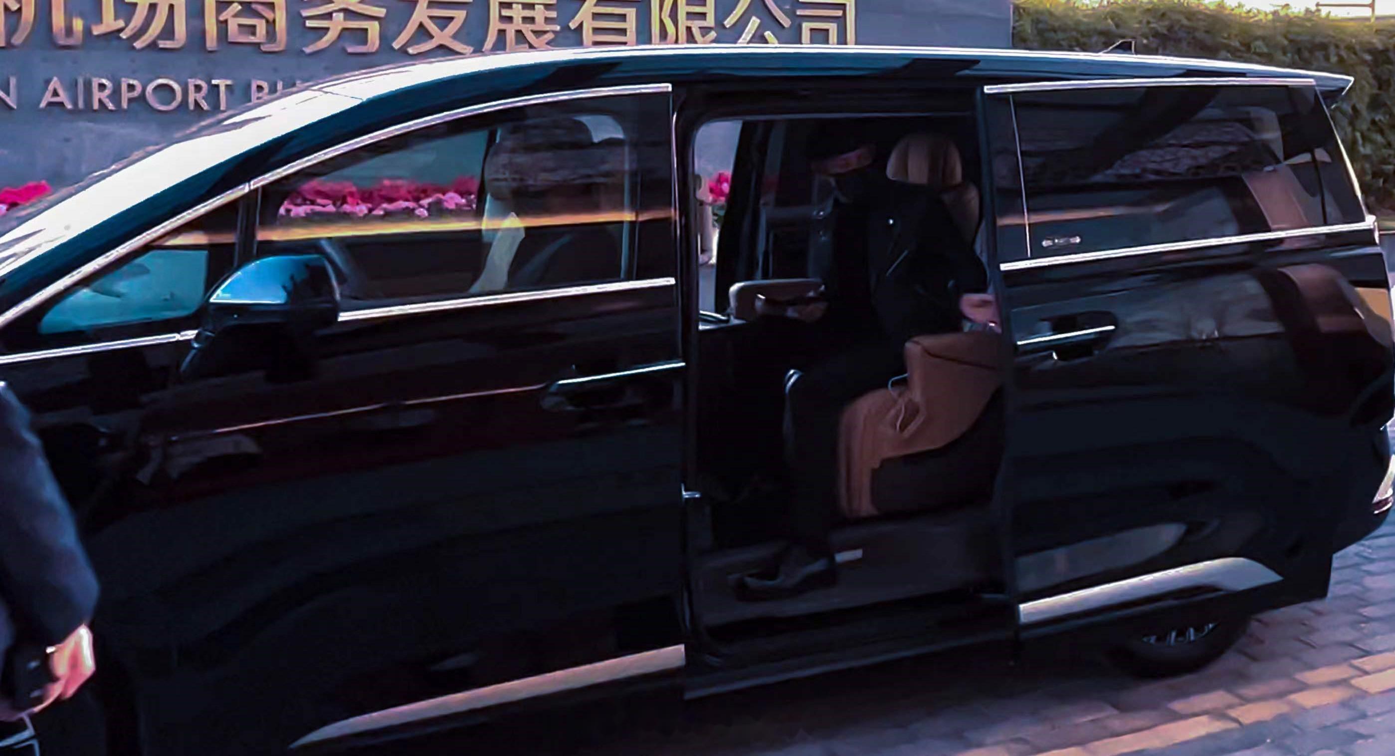 为什么我一直推荐家里有娃,有商务车需求的朋友都买明星保姆车?