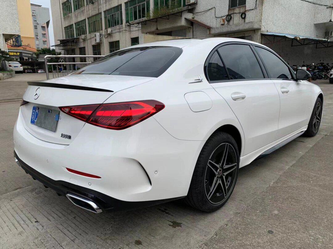 8万 粤c户9724年2月 新款奔驰c260l运动版1.