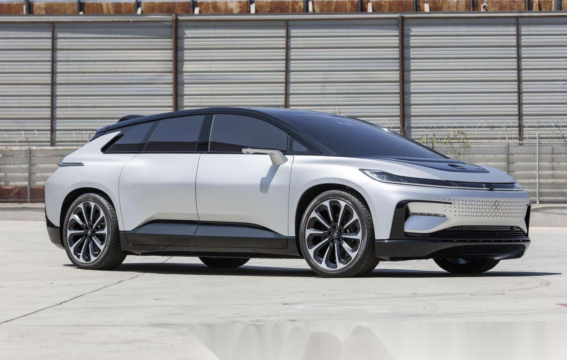 高合汽车停产且濒临破产的消息在网络上引发了广泛的讨论和评论,其中